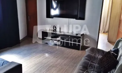 CASA COM 4 QUARTOS E 6 VAGAS DE GARAGEM À VENDA NA VILA MARIA