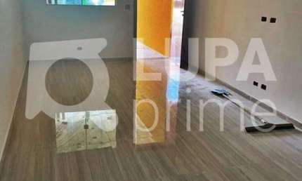 CASA COM 3 QUARTOS E 2 VAGAS DE GARAGEM À VENDA NA VILA SABRINA