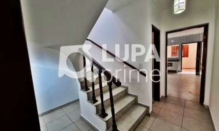 CASA COM 3 QUARTOS E 2 VAGAS DE GARAGEM PARA LOCAÇÃO NO JARDIM GUANÇA