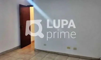 Casa com 3 quartos e 8 vagas de garagem à venda na vila maria alta