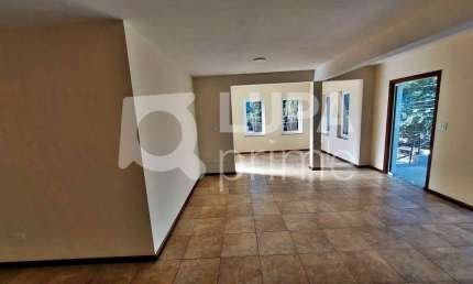 CASA COM 4 QUARTOS E 5 VAGAS DE GARAGEM À VENDA NO MANDAQUI