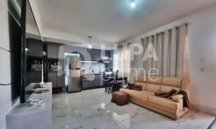 CASA COM 2 QUARTOS E 2 VAGAS DE GARAGEM À VENDA NA VILA NOVA MAZZEI