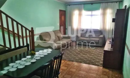CASA COM 3 QUARTOS E 2 VAGAS DE GARAGEM À VENDA NO JARDIM ARICANDUVA