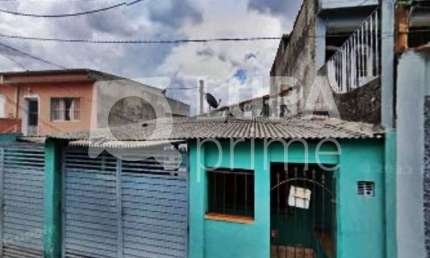 CASA COM 3 QUARTOS E 2 VAGAS DE GARAGEM À VENDA NA VILA MEDEIROS
