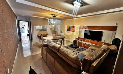 CASA COM 3 QUARTOS E 4 VAGAS DE GARAGEM À VENDA NA VILA SABRINA