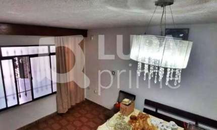 CASA COM 4 QUARTOS E 2 VAGAS DE GARAGEM À VENDA NO PARQUE EDU CHAVES