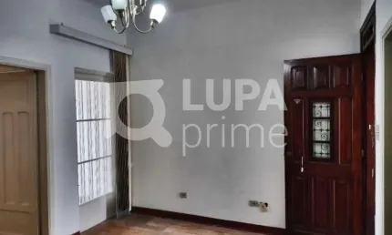 CASA COM 3 QUARTOS E 2 VAGAS DE GARAGEM À VENDA NA VILA MARIA ALTA