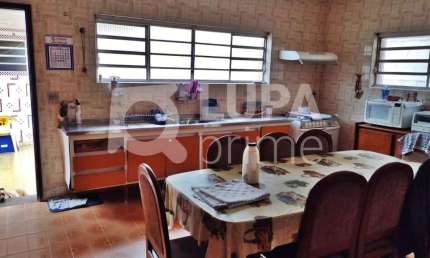 CASA COM 3 QUARTOS E 8 VAGAS DE GARAGEM À VENDA NA VILA MARIA