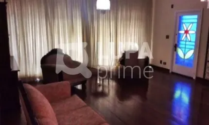 CASA COM 4 QUARTOS E 3 VAGAS DE GARAGEM À VENDA EM SANTANA