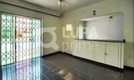 Casa com 3 quartos e 4 vagas de garagem à venda na vila maria