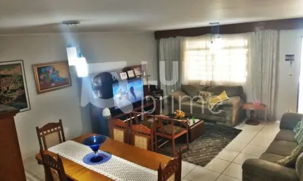 Casa com 3 quartos e 2 vagas de garagem à venda no imirim