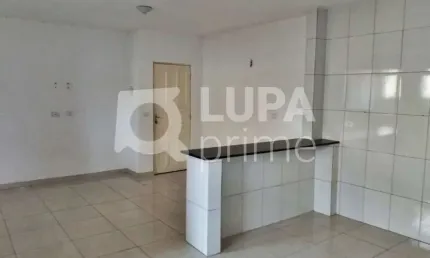 Casa com 2 quartos e 1 vaga de garagem para locação na vila medeiros