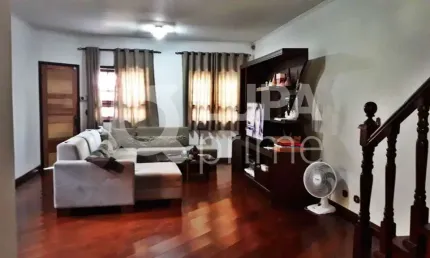 CASA COM 3 QUARTOS E 3 VAGAS DE GARAGEM À VENDA NO JAÇANÃ