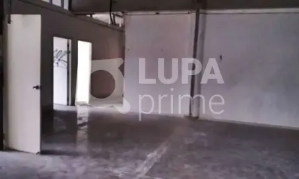 Prédio comercial com 842m² para locação na parada inglesa