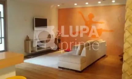 CASA COM 4 QUARTOS E 3 VAGAS DE GARAGEM PARA RENDA, VILA MEDEIROS, SÃO PAULO