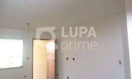 Sobrado novo com 3 quartos, churrasqueira, sacada e 2 vagas de garagem a venda na vila medeiros