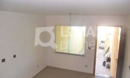 SOBRADO NOVO COM 3 QUARTOS, SACADA, CHURRASQUEIRA E 2 VAGAS DE GARAGEM PARA VENDA NA VILA MEDEIROS