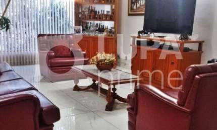 CASA COM 4 QUARTOS E 5 VAGAS DE GARAGEM À VENDA NA VILA MARIA