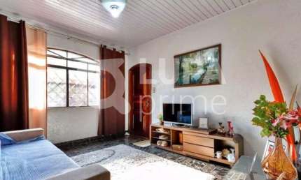 Casa com 4 Quartos, 3 banheiros e 5 vagas à Venda, 180 m², Parque Novo Mundo