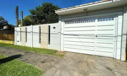 Casa com 3 dormitórios à venda, 230 m² por R$ 780.000,00 - Piratini - Sapucaia do Sul/RS
