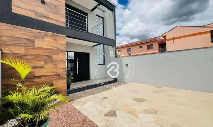 Sobrado com 2 dormitórios à venda, 82 m² por R$ 751.000,00 - Santo Inácio - Esteio/RS