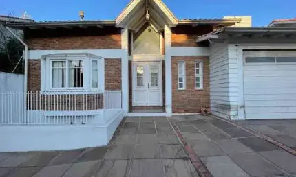 Casa com 3 dormitórios à venda, 383 m² por R$ 896.000,00 - Jardim América - São Leopoldo/RS