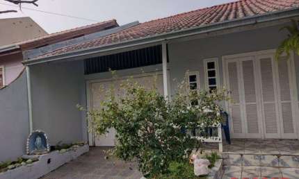 Casa com piscina Bairro Santa Catarina em Sapucaia do Sul
