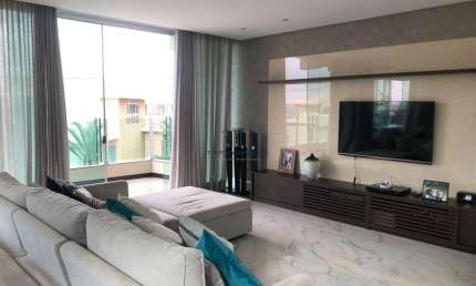 Excelente Casa de condomínio, com 4 suítes fino acabamento Vespasiano