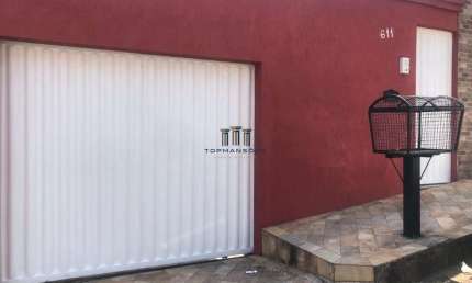 Linda Casa Geminada 3 quartos com suíte e churrasqueira no Bairro Copacabana