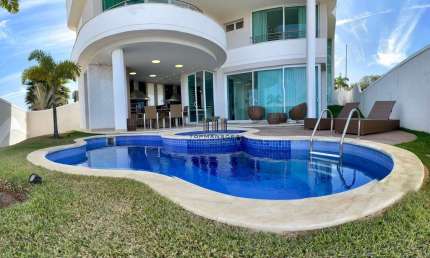 Casa luxuosa, 4 suítes, piscina, hidromassagem, Alphaville, Vespasiano, MG