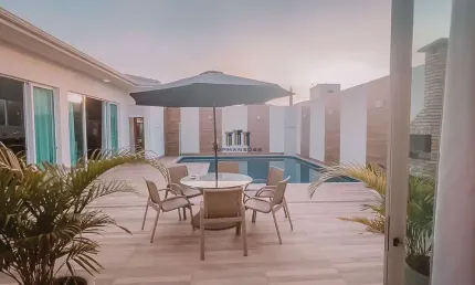 Casa de esquina com 4 quartos e piscina no Gran Park, Vespasiano/MG