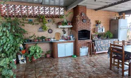 Casa com 3 quartos à venda em Sítio Pinheirinho - SP