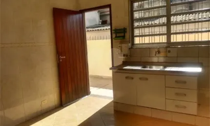 Casa térrea com 2 quartos à venda em Vila Tolstoi - SP