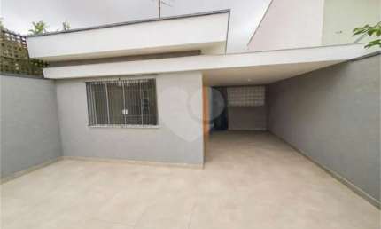Casa térrea com 2 quartos à venda em Vila Carrão - SP