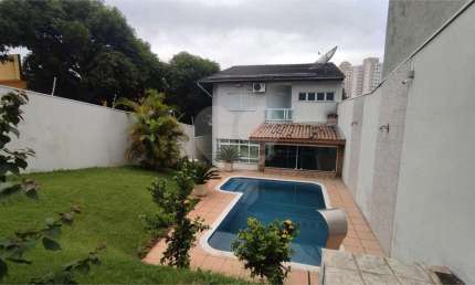 Sobrado com 4 quartos à venda ou para locação em Vila Paulo Silas - SP