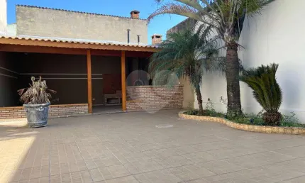 Casa térrea com 3 quartos à venda em Vila Cleonice - SP