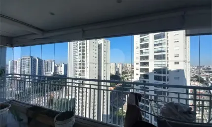 Apartamento com 3 quartos à venda em Jardim Avelino - SP