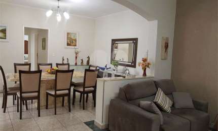 Casa com 6 quartos à venda em Vila Divina Pastora - SP