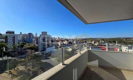 Apartamento no bairro Bom Pastor com 03 quartos e sacada