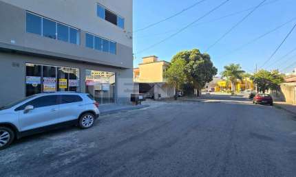 Loja à venda no bairro Bom Pastor, com cozinha e pé direito alto