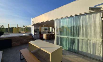 Cobertura com 3 quartos, 2 vagas e espaço gourmet. Condomínio com infraestrutura