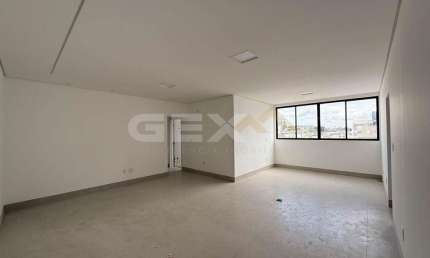 Apartamento à venda no Centro com 3 quartos sendo 1 suíte.