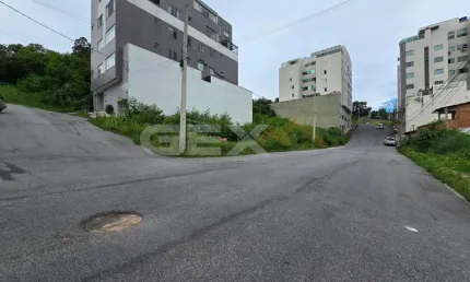Terreno à venda na Avenida Paraná, 37, Sidil, Divinópolis
