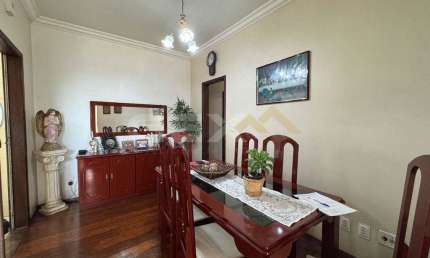 Apartamento à venda no Centro, 3 quartos sendo 1 suíte e 2 vagas.