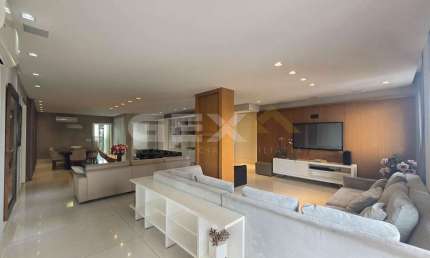 Apartamento à venda no Centro, 3 quarto sendo 2 suítes, 3 vagas livres.