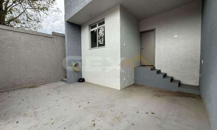 Casa à venda no bairro Belvedere, 3 quartos sendo 1 suíte.