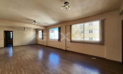 Apartamento à venda no Centro, 3 quartos sendo 1 suíte.