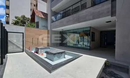 Apartamento à venda no centro, 3 quartos sendo 1 suíte e 2 vagas.