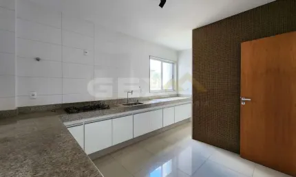 Apartamento à venda no Centro, 3 quartos sendo 1 suíte.