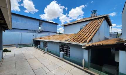 Casa de 2 pavimentos à venda no bairro Serra Verde, 5 quartos e 4 vagas.